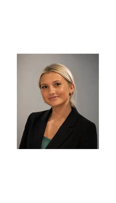 Josefine, Studentermedhjælper